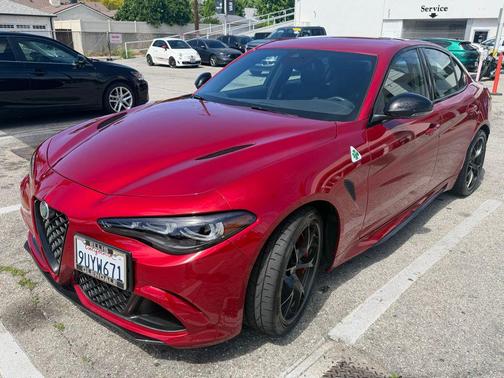 Rosso Etna 2024 Alfa Romeo Giulia Quadrifoglio