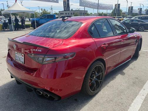 Rosso Etna 2024 Alfa Romeo Giulia Quadrifoglio