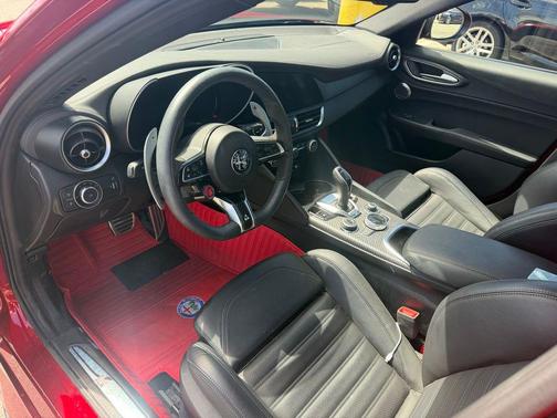 Rosso Etna 2024 Alfa Romeo Giulia Quadrifoglio