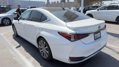 White Pearl 2021 Lexus ES 300h Base