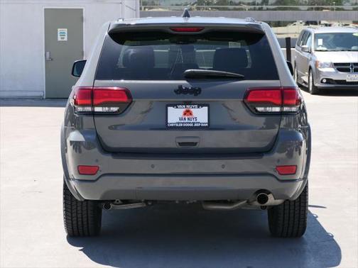 2022 Jeep Grand Cherokee Laredo