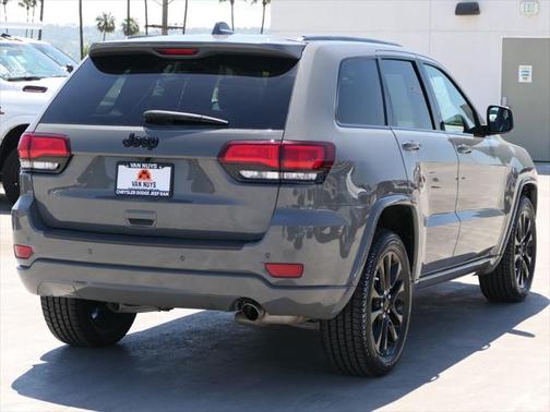 2022 Jeep Grand Cherokee Laredo