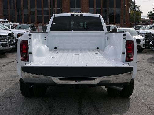 2026 RAM 3500 Tradesman Crew Cab 4x4 8' Box