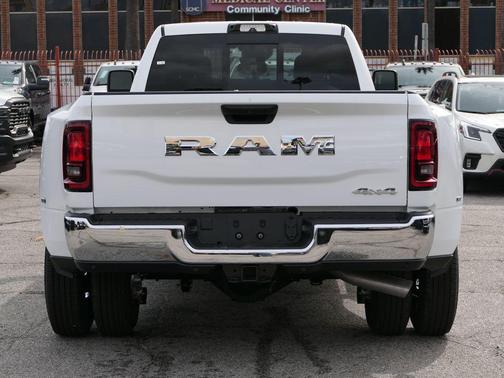 2026 RAM 3500 Tradesman Crew Cab 4x4 8' Box