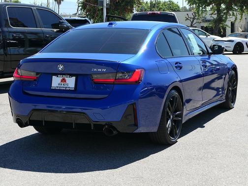 Portimao Blue Metallic 2023 BMW 330 330i