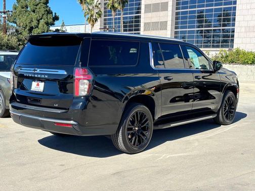 2022 Chevrolet Suburban LT