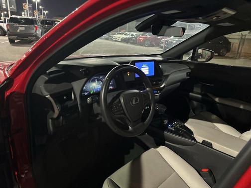 Red Line 2025 Lexus UX 300h F SPORT Design
