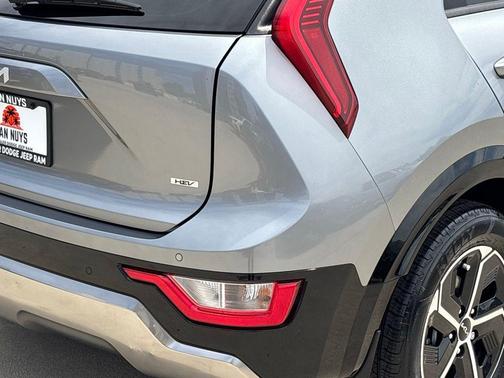 Steel Gray 2025 Kia Niro SX