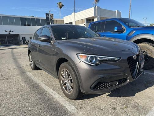 Vesuvio Gray Metallic 2023 Alfa Romeo Stelvio Sprint RWD