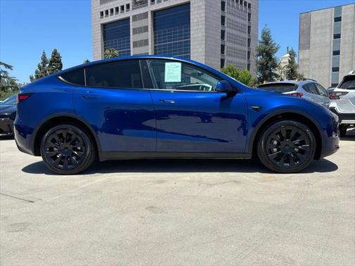 2024 Tesla Model Y Long Range Dual Motor All-Wheel Drive