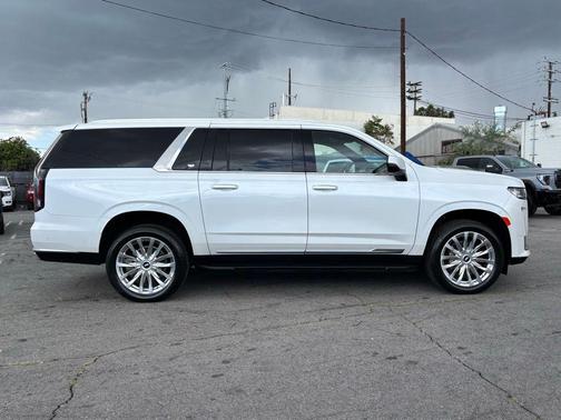2024 Cadillac Escalade ESV Premium Luxury