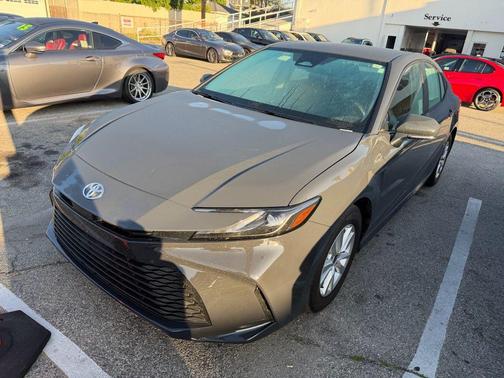 2025 Toyota Camry LE