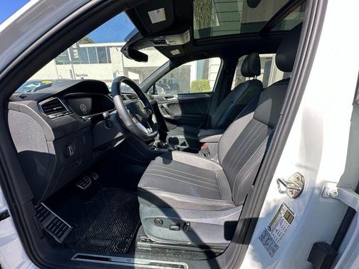 2022 Volkswagen Tiguan 2.0T SE R-Line Black 4MOTION