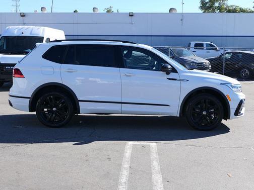 2022 Volkswagen Tiguan 2.0T SE R-Line Black 4MOTION