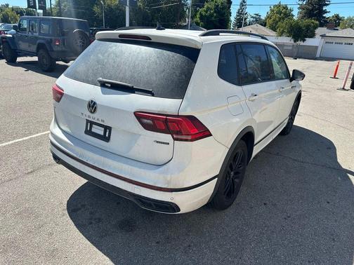 2022 Volkswagen Tiguan 2.0T SE R-Line Black 4MOTION