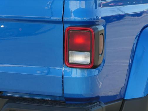 2023 Jeep Gladiator Willys 4x4