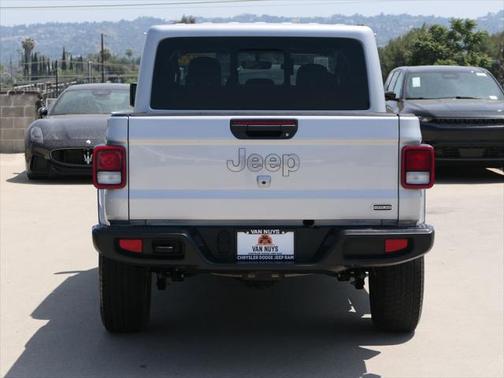 2023 Jeep Gladiator Overland