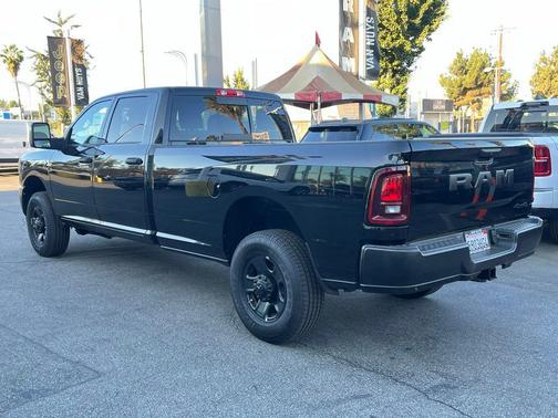2025 RAM 3500 Tradesman Crew Cab 4x4 8' Box