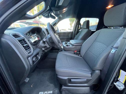 2025 RAM 3500 Tradesman Crew Cab 4x4 8' Box