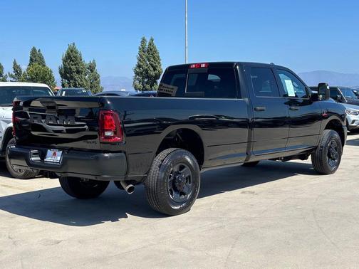 2025 RAM 3500 Tradesman Crew Cab 4x4 8' Box