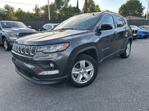 Granite Crystal Metallic Clearcoat 2022 Jeep Compass Latitude