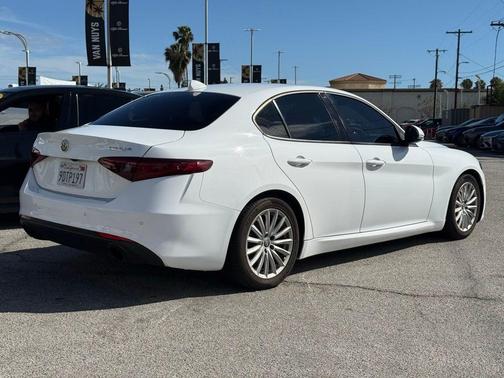Alfa White 2022 Alfa Romeo Giulia Sprint