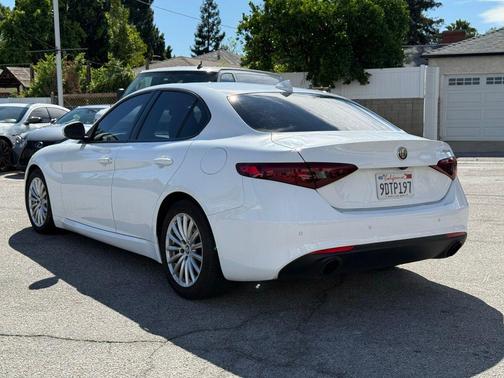 Alfa White 2022 Alfa Romeo Giulia Sprint