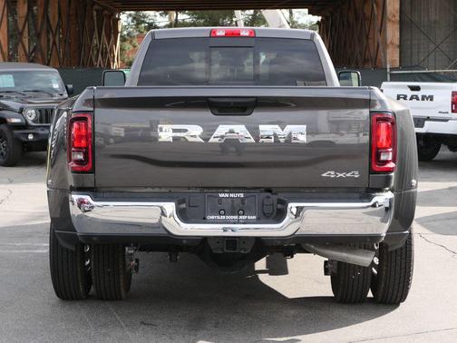 2026 RAM 3500 Tradesman Crew Cab 4x4 8' Box