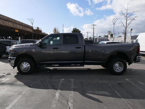 2026 RAM 3500 Tradesman Crew Cab 4x4 8' Box