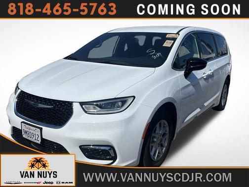 2024 Chrysler Pacifica Touring