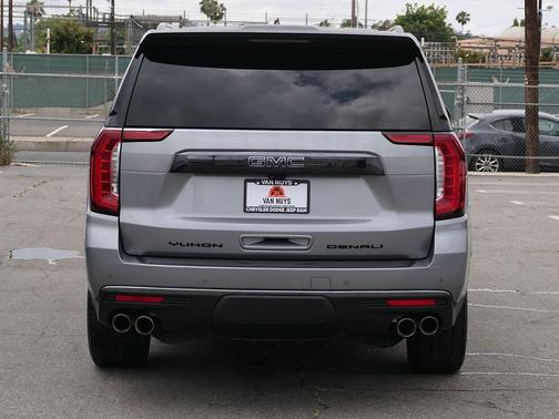 Sterling Metallic 2023 GMC Yukon Denali Ultimate
