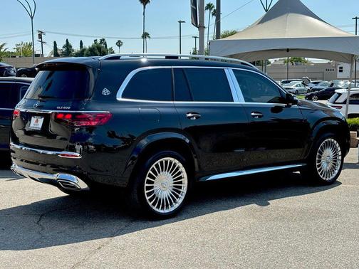 2025 Mercedes-Benz Maybach GLS 600 4MATIC
