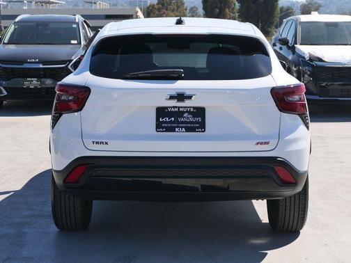 Summit White 2024 Chevrolet Trax FWD 1RS