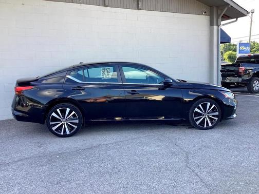 2022 Nissan Altima SR Intelligent AWD