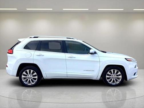 2016 Jeep Cherokee Overland