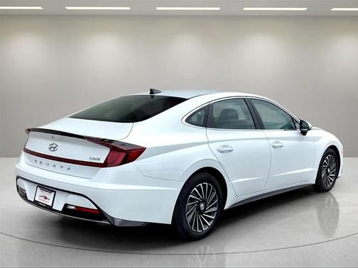 2023 Hyundai SONATA Hybrid SE