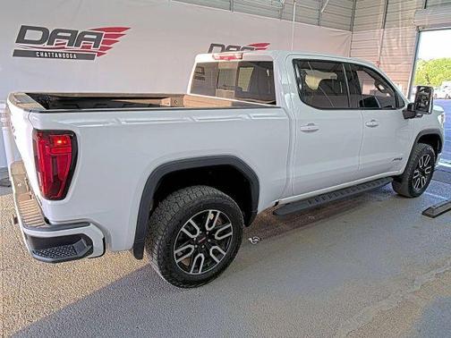 White 2021 GMC Sierra 1500 AT4