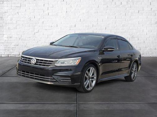 Deep Black Pearl Effect 2018 Volkswagen Passat 2.0T R-Line