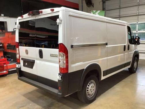 White 2025 RAM ProMaster 2500 Base