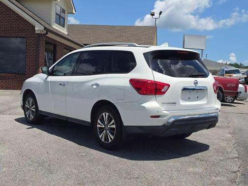 2020 Nissan Pathfinder S