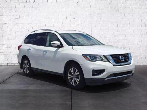 2020 Nissan Pathfinder S