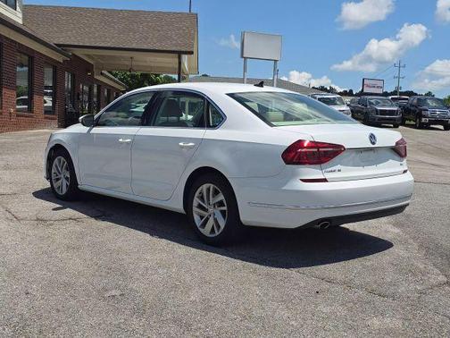 2018 Volkswagen Passat 2.0T SE