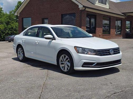 2018 Volkswagen Passat 2.0T SE