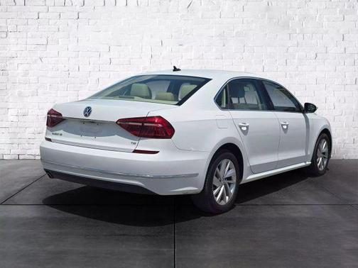 2018 Volkswagen Passat 2.0T SE