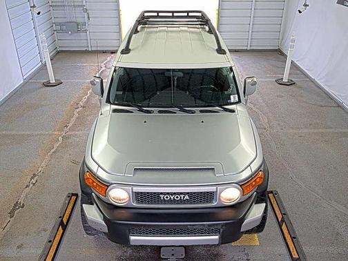 Silver 2007 Toyota FJ Cruiser