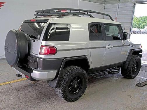 Silver 2007 Toyota FJ Cruiser
