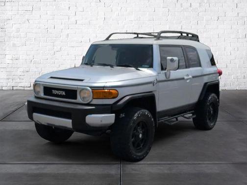 Silver 2007 Toyota FJ Cruiser