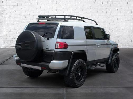 Silver 2007 Toyota FJ Cruiser