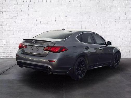2016 INFINITI Q70 3.7