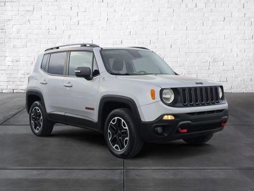 Silver 2015 Jeep Renegade Trailhawk